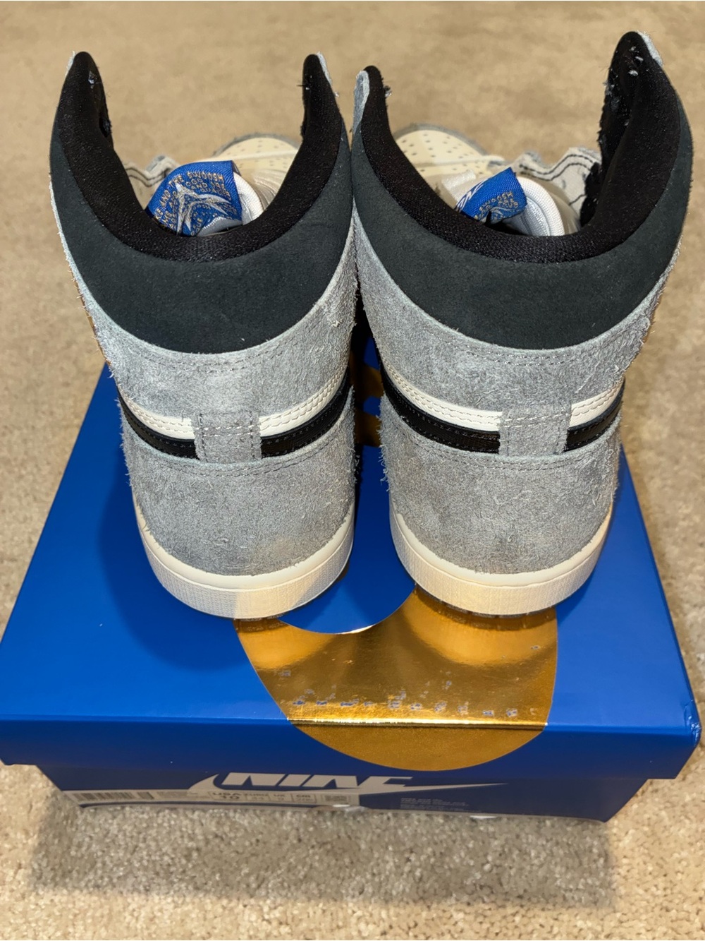 Men's Jordan 1 High OG - Picture 6 of 11
